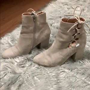 STEVE MADDEN GREY BOOT HEELS